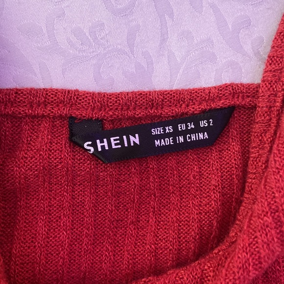 4 CUTE CROPPED TANKS - Picture 3 of 5